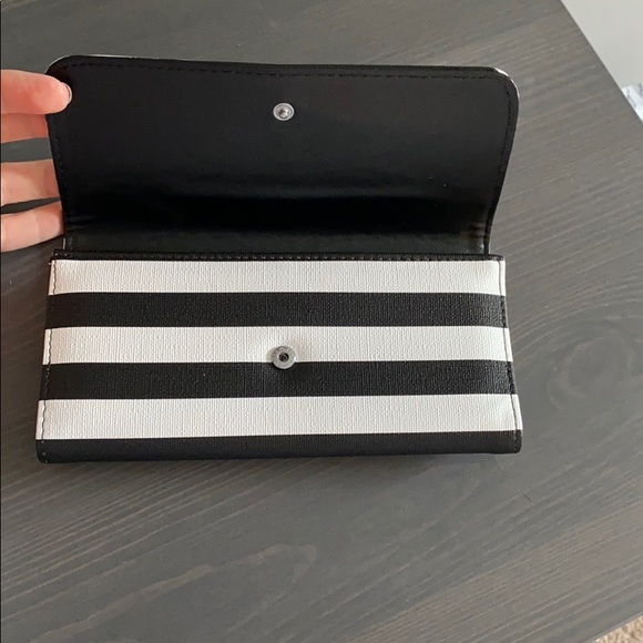 Wallet - Picture 2 of 3